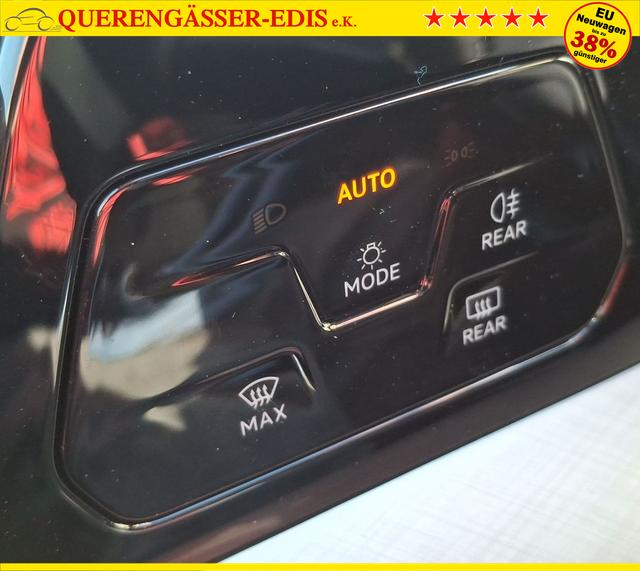 Volkswagen / Golf Variant / Weiß / Ltd People / / , Beispielbilder, ggf. teilweise mit Sonderausstattung