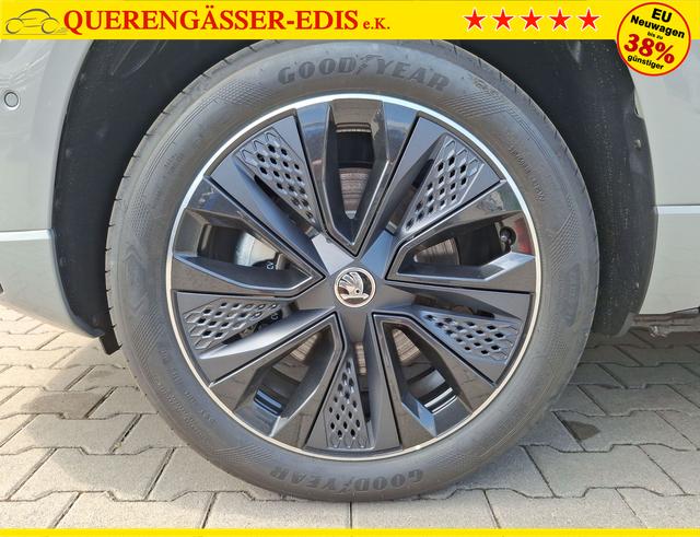 Skoda / Karoq / Grau / Sportline +AHK / / , Beispielbilder, ggf. teilweise mit Sonderausstattung