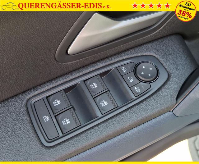 Dacia / Duster / Grün / Journey / / , Beispielbilder, ggf. teilweise mit Sonderausstattung