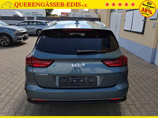 Kia / Ceed / Grün / Edition 30 / / , Beispielbilder, ggf. teilweise mit Sonderausstattung