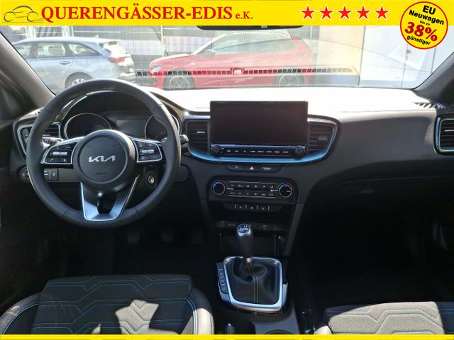 Kia / Ceed / Grün / Edition 30 / / , Beispielbilder, ggf. teilweise mit Sonderausstattung