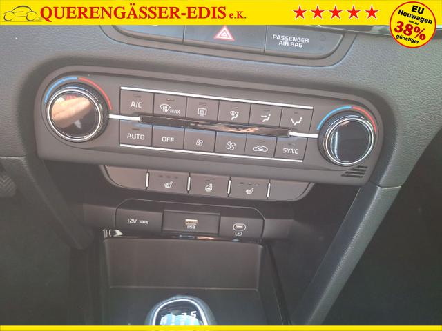 Kia / Ceed / Grün / Edition 30 / / , Beispielbilder, ggf. teilweise mit Sonderausstattung