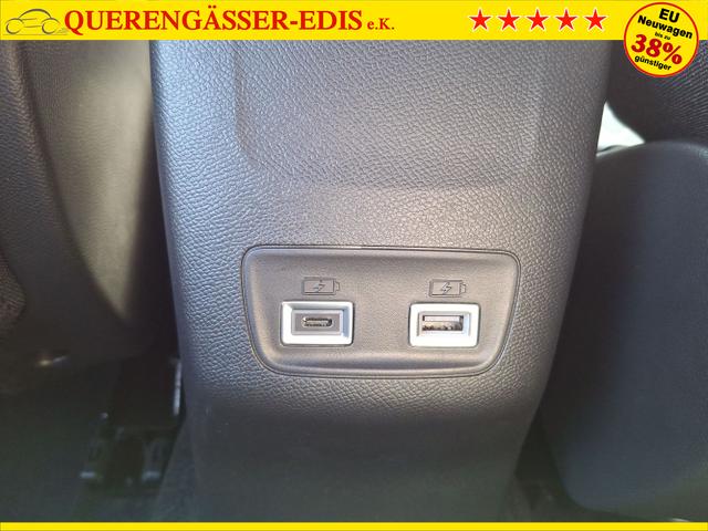 Peugeot / 2008 / Silber / Allure / Selektion Grey / , Beispielbilder, ggf. teilweise mit Sonderausstattung