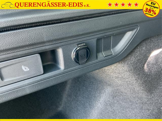 Volkswagen / Passat Variant / Grün / Elegance+AHK / Maripositgrün / , Beispielbilder, ggf. teilweise mit Sonderausstattung