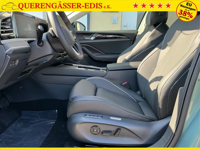 Volkswagen / Passat Variant / Grün / Elegance+AHK / Maripositgrün / , Beispielbilder, ggf. teilweise mit Sonderausstattung