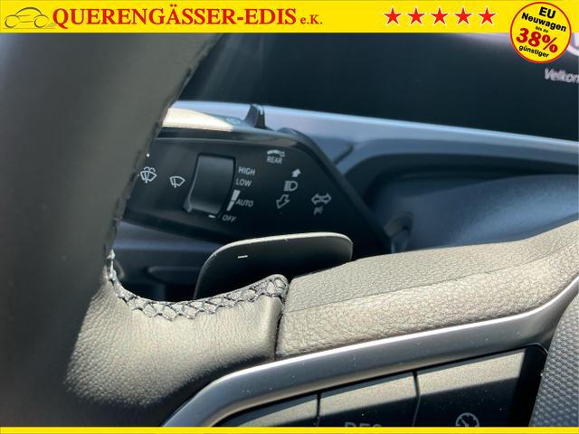 Volkswagen / Passat Variant / Grün / Elegance+AHK / Maripositgrün / , Beispielbilder, ggf. teilweise mit Sonderausstattung