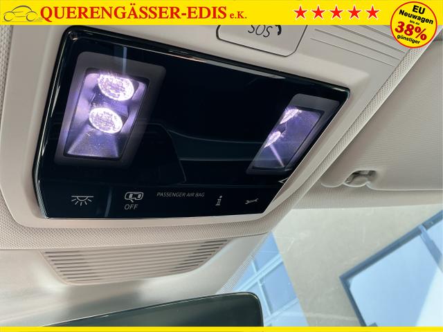 Volkswagen / Passat Variant / Grün / Elegance+AHK / Maripositgrün / , Beispielbilder, ggf. teilweise mit Sonderausstattung