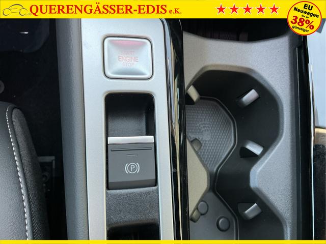 Volkswagen / Passat Variant / Grün / Elegance+AHK / Maripositgrün / , Beispielbilder, ggf. teilweise mit Sonderausstattung