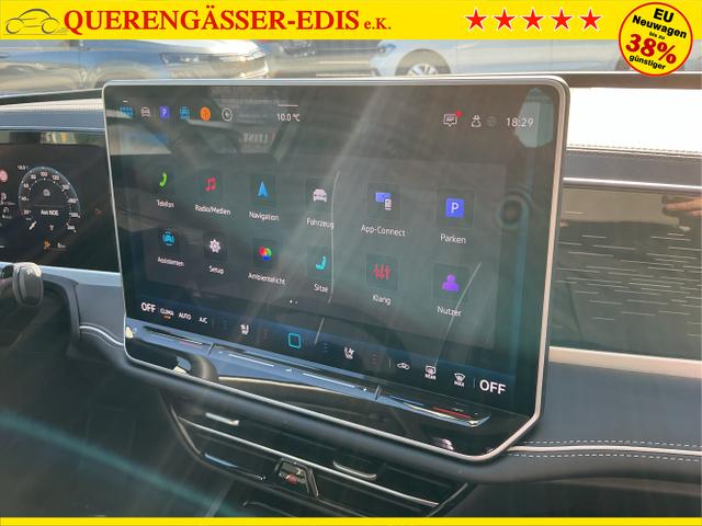 Volkswagen / Passat Variant / Grün / Elegance+AHK / Maripositgrün / , Beispielbilder, ggf. teilweise mit Sonderausstattung