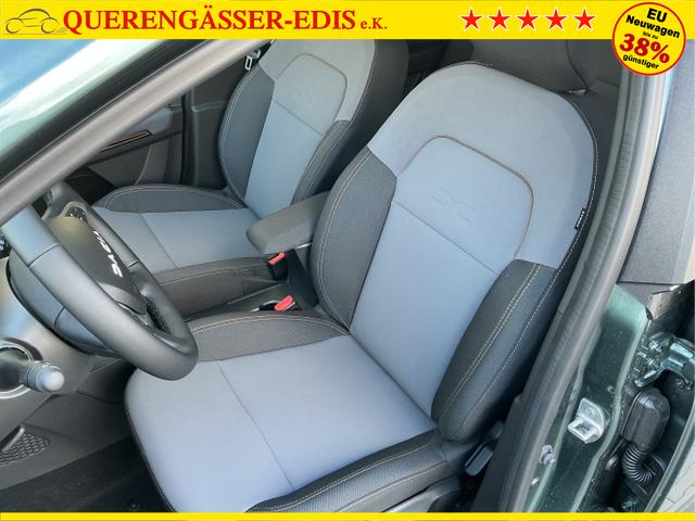 Dacia / Jogger / Grün / Extreme 7 Sitzer / Zeder Green / , Beispielbilder, ggf. teilweise mit Sonderausstattung