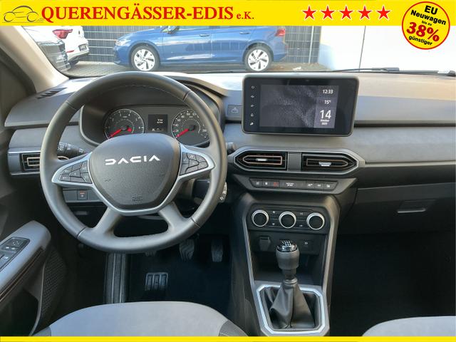 Dacia / Jogger / Grün / Extreme 7 Sitzer / Zeder Green / , Beispielbilder, ggf. teilweise mit Sonderausstattung