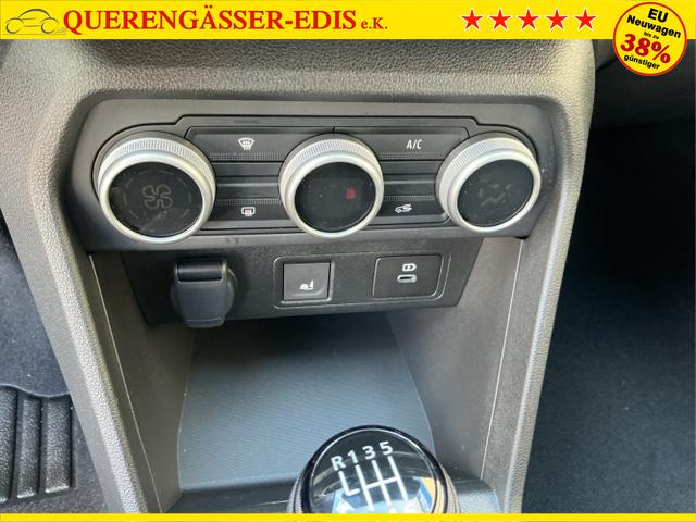 Dacia / Jogger / Grün / Extreme 7 Sitzer / Zeder Green / , Beispielbilder, ggf. teilweise mit Sonderausstattung