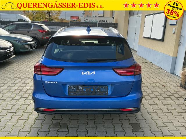 Kia / Ceed / Blau / Spin / Blue Flame / , Beispielbilder, ggf. teilweise mit Sonderausstattung