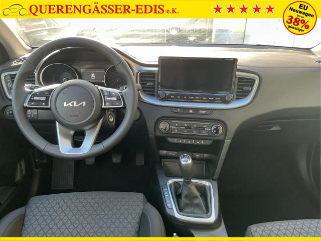 Kia / Ceed / Blau / Spin / Blue Flame / , Beispielbilder, ggf. teilweise mit Sonderausstattung