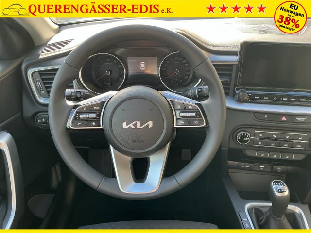 Kia / Ceed / Blau / Spin / Blue Flame / , Beispielbilder, ggf. teilweise mit Sonderausstattung