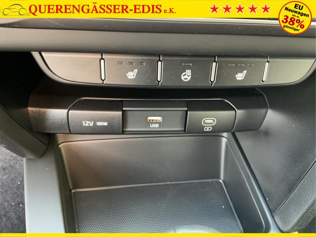 Kia / Ceed / Blau / Spin / Blue Flame / , Beispielbilder, ggf. teilweise mit Sonderausstattung