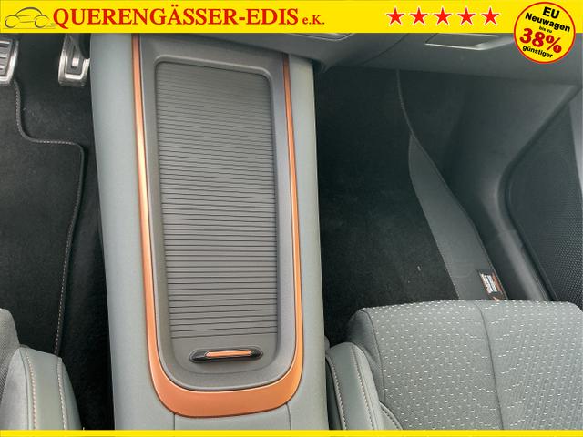 Cupra / Born / Gr&uuml;n / VZ / Dark-Forest Grūn / 