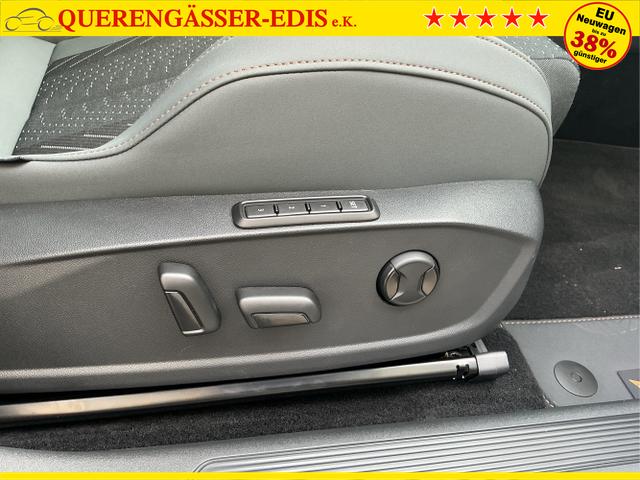 Cupra / Born / Gr&uuml;n / VZ / Dark-Forest Grūn / 