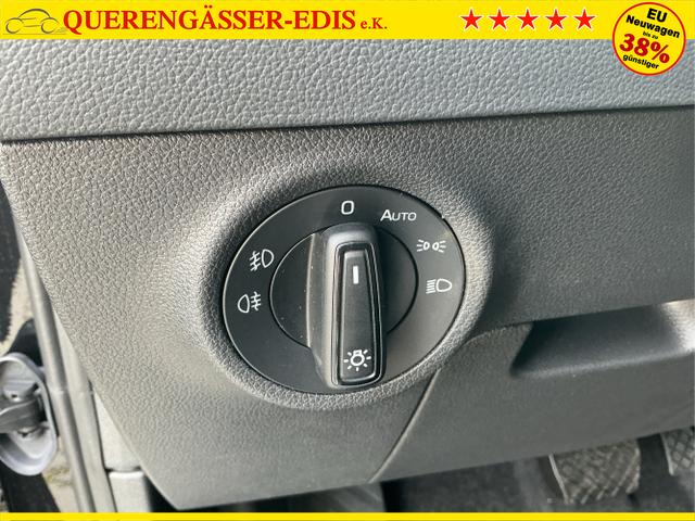 Skoda / Karoq / Schwarz / Selection / Black Magic Metalic / , Beispielbilder, ggf. teilweise mit Sonderausstattung