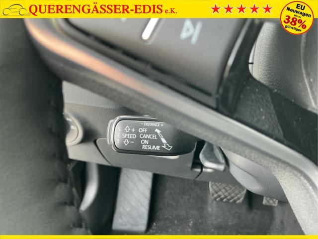 Skoda / Karoq / Schwarz / Selection / Black Magic Metalic / , Beispielbilder, ggf. teilweise mit Sonderausstattung