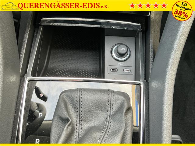 Skoda / Karoq / Schwarz / Selection / Black Magic Metalic / , Beispielbilder, ggf. teilweise mit Sonderausstattung