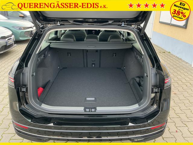 Volkswagen / Passat Variant / Schwarz / Elegance+AHK / Grenadilla Black Metalic / , Beispielbilder, ggf. teilweise mit Sonderausstattung