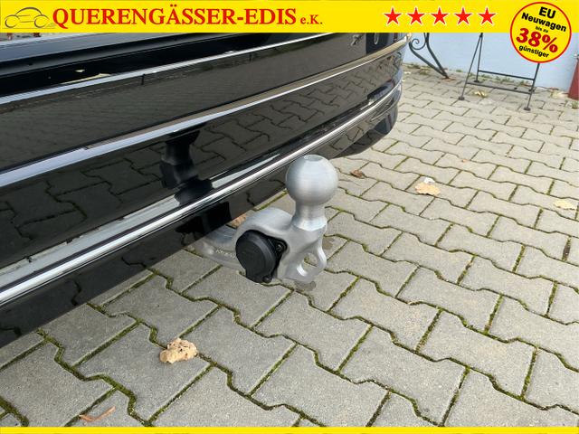 Volkswagen / Passat Variant / Schwarz / Elegance+AHK / Grenadilla Black Metalic / , Beispielbilder, ggf. teilweise mit Sonderausstattung