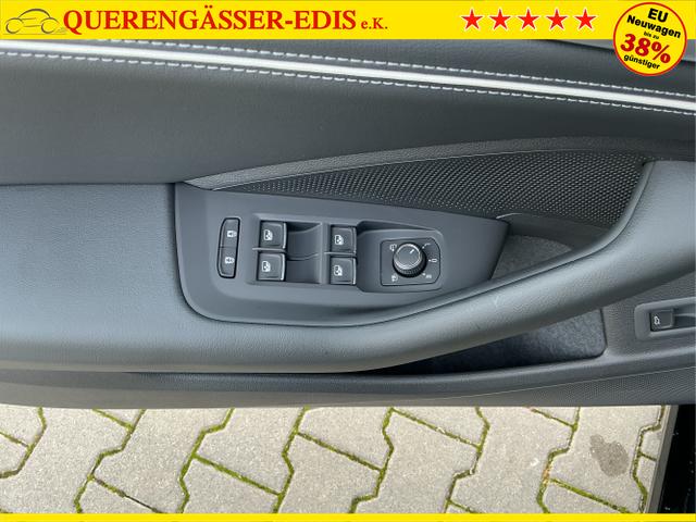 Volkswagen / Passat Variant / Schwarz / Elegance+AHK / Grenadilla Black Metalic / , Beispielbilder, ggf. teilweise mit Sonderausstattung