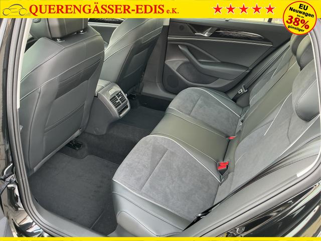 Volkswagen / Passat Variant / Schwarz / Elegance+AHK / Grenadilla Black Metalic / , Beispielbilder, ggf. teilweise mit Sonderausstattung