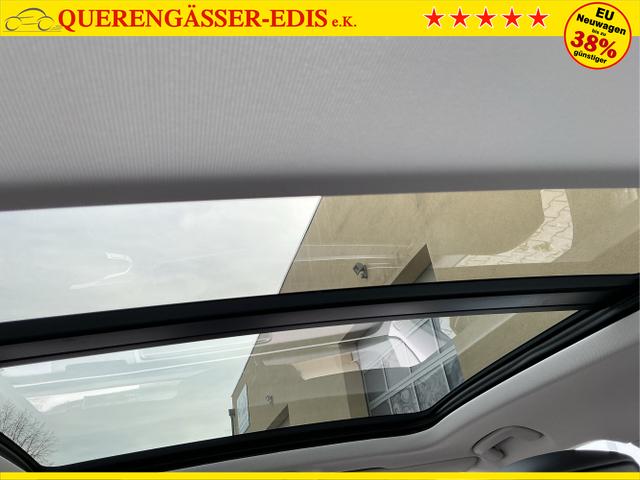 Volkswagen / Passat Variant / Schwarz / Elegance+AHK / Grenadilla Black Metalic / , Beispielbilder, ggf. teilweise mit Sonderausstattung