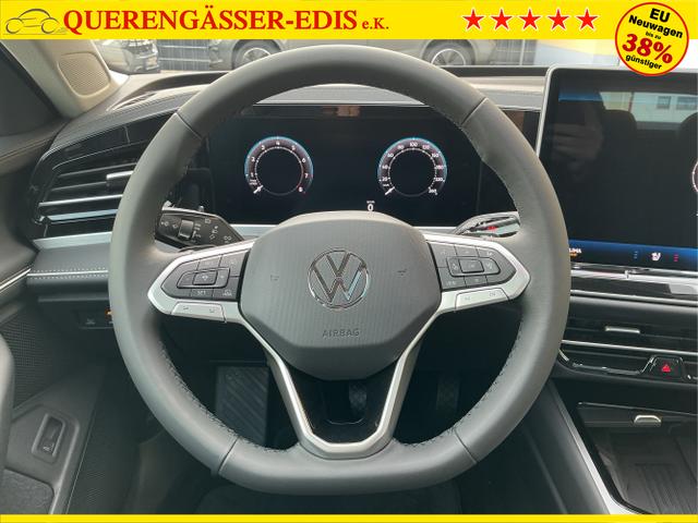 Volkswagen / Passat Variant / Schwarz / Elegance+AHK / Grenadilla Black Metalic / , Beispielbilder, ggf. teilweise mit Sonderausstattung