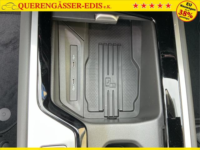Volkswagen / Passat Variant / Schwarz / Elegance+AHK / Grenadilla Black Metalic / , Beispielbilder, ggf. teilweise mit Sonderausstattung