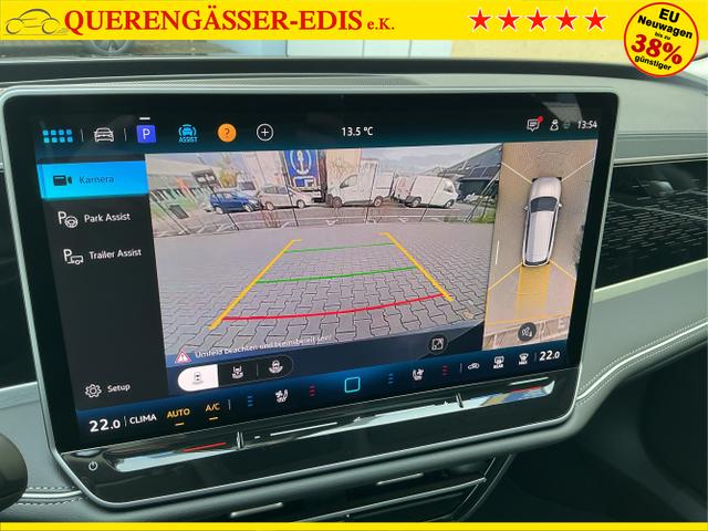 Volkswagen / Passat Variant / Schwarz / Elegance+AHK / Grenadilla Black Metalic / , Beispielbilder, ggf. teilweise mit Sonderausstattung