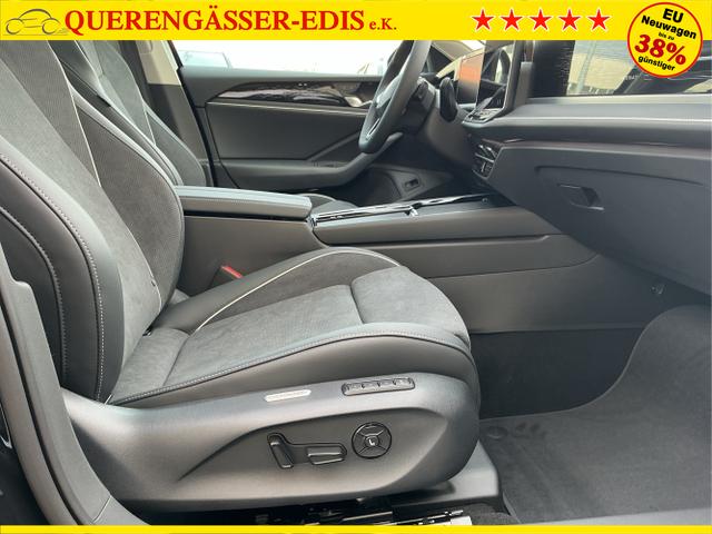 Volkswagen / Passat Variant / Schwarz / Elegance+AHK / Grenadilla Black Metalic / , Beispielbilder, ggf. teilweise mit Sonderausstattung