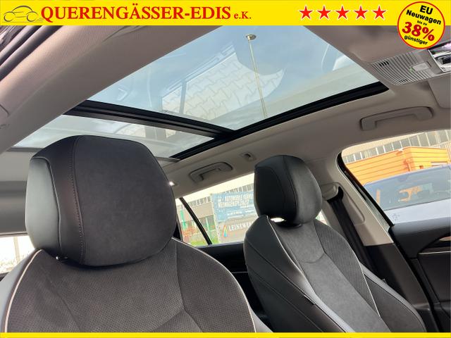 Volkswagen / Passat Variant / Schwarz / Elegance+AHK / Grenadilla Black Metalic / , Beispielbilder, ggf. teilweise mit Sonderausstattung