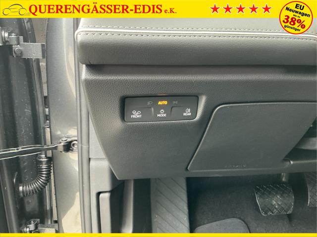 Volkswagen / Passat Variant / Grau / Elegance+AHK / Diabase Grey / , Beispielbilder, ggf. teilweise mit Sonderausstattung