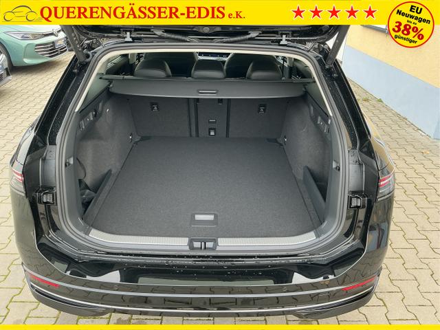 Volkswagen / Passat Variant / Schwarz / Elegance / Grenadilla Black / , Beispielbilder, ggf. teilweise mit Sonderausstattung
