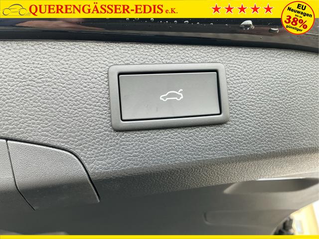 Volkswagen / Passat Variant / Schwarz / Elegance / Grenadilla Black / , Beispielbilder, ggf. teilweise mit Sonderausstattung