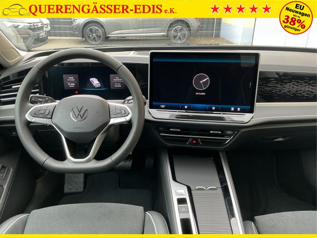 Volkswagen / Passat Variant / Schwarz / Elegance / Grenadilla Black / , Beispielbilder, ggf. teilweise mit Sonderausstattung