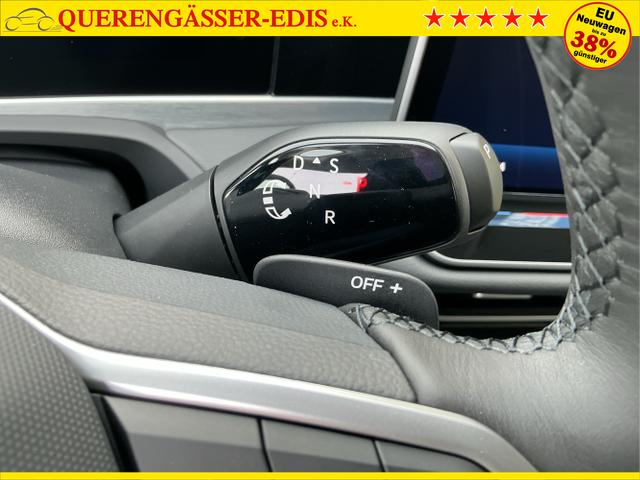 Volkswagen / Passat Variant / Schwarz / Elegance / Grenadilla Black / , Beispielbilder, ggf. teilweise mit Sonderausstattung