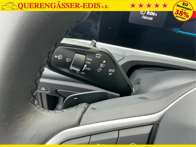 Volkswagen / Passat Variant / Schwarz / Elegance / Grenadilla Black / , Beispielbilder, ggf. teilweise mit Sonderausstattung