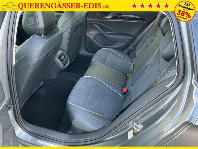 Volkswagen / Passat Variant / Grau / Elegance / Diabase Grey / , Beispielbilder, ggf. teilweise mit Sonderausstattung