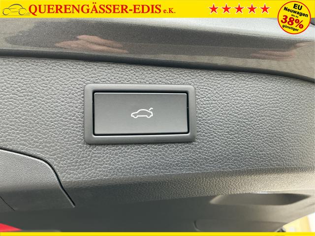 Volkswagen / Passat Variant / Grau / R-Line / Diabasgrau / , Beispielbilder, ggf. teilweise mit Sonderausstattung