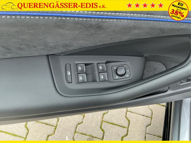 Volkswagen / Passat Variant / Grau / R-Line / Diabasgrau / , Beispielbilder, ggf. teilweise mit Sonderausstattung