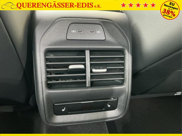 Volkswagen / Passat Variant / Grau / R-Line / Diabasgrau / , Beispielbilder, ggf. teilweise mit Sonderausstattung