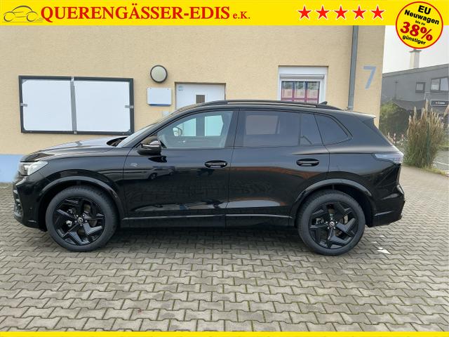 Volkswagen / Tiguan / Schwarz / R-Line / Deep Black Perleffekt / , Beispielbilder, ggf. teilweise mit Sonderausstattung