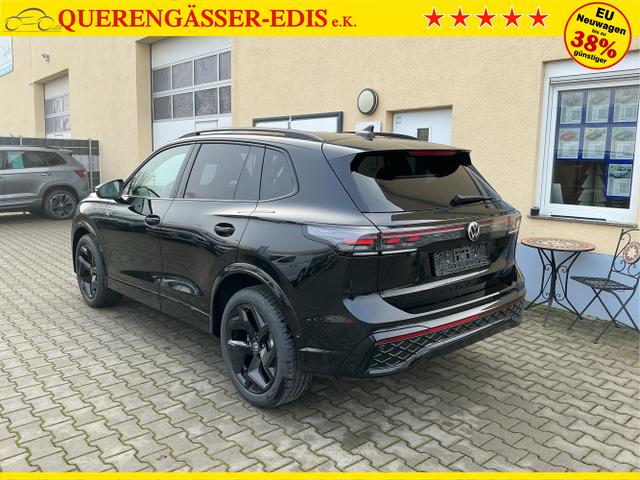 Volkswagen / Tiguan / Schwarz / R-Line / Deep Black Perleffekt / , Beispielbilder, ggf. teilweise mit Sonderausstattung