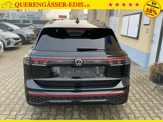 Volkswagen / Tiguan / Schwarz / R-Line / Deep Black Perleffekt / , Beispielbilder, ggf. teilweise mit Sonderausstattung