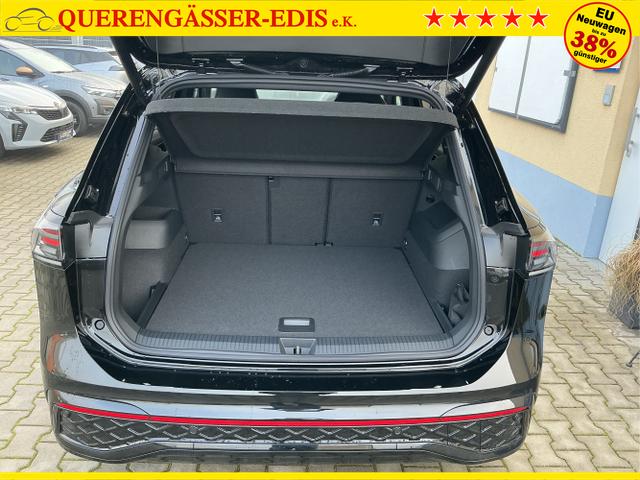Volkswagen / Tiguan / Schwarz / R-Line / Deep Black Perleffekt / , Beispielbilder, ggf. teilweise mit Sonderausstattung
