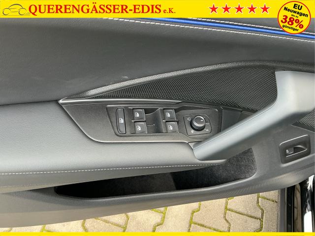 Volkswagen / Tiguan / Schwarz / R-Line / Deep Black Perleffekt / , Beispielbilder, ggf. teilweise mit Sonderausstattung
